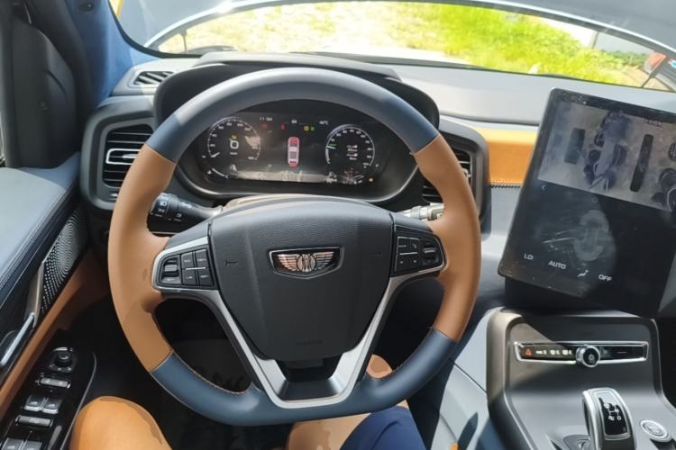 Used LEVC TX 2022 TX5 Extended-Range Urban Living Room Edition Steering Wheel