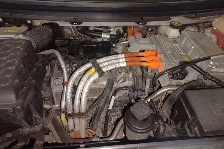Used LEVC TX 2022 TX5 Extended-Range Space Enjoyment Edition Engine Bay