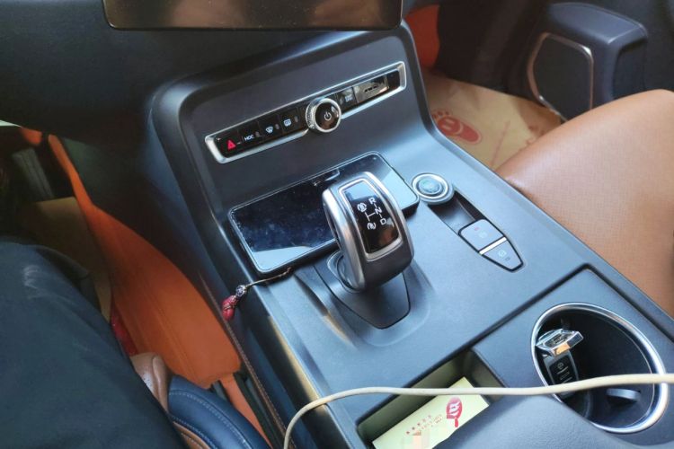 Used LEVC TX 2022 TX5 Extended-Range Urban Living Room Edition Gear Lever