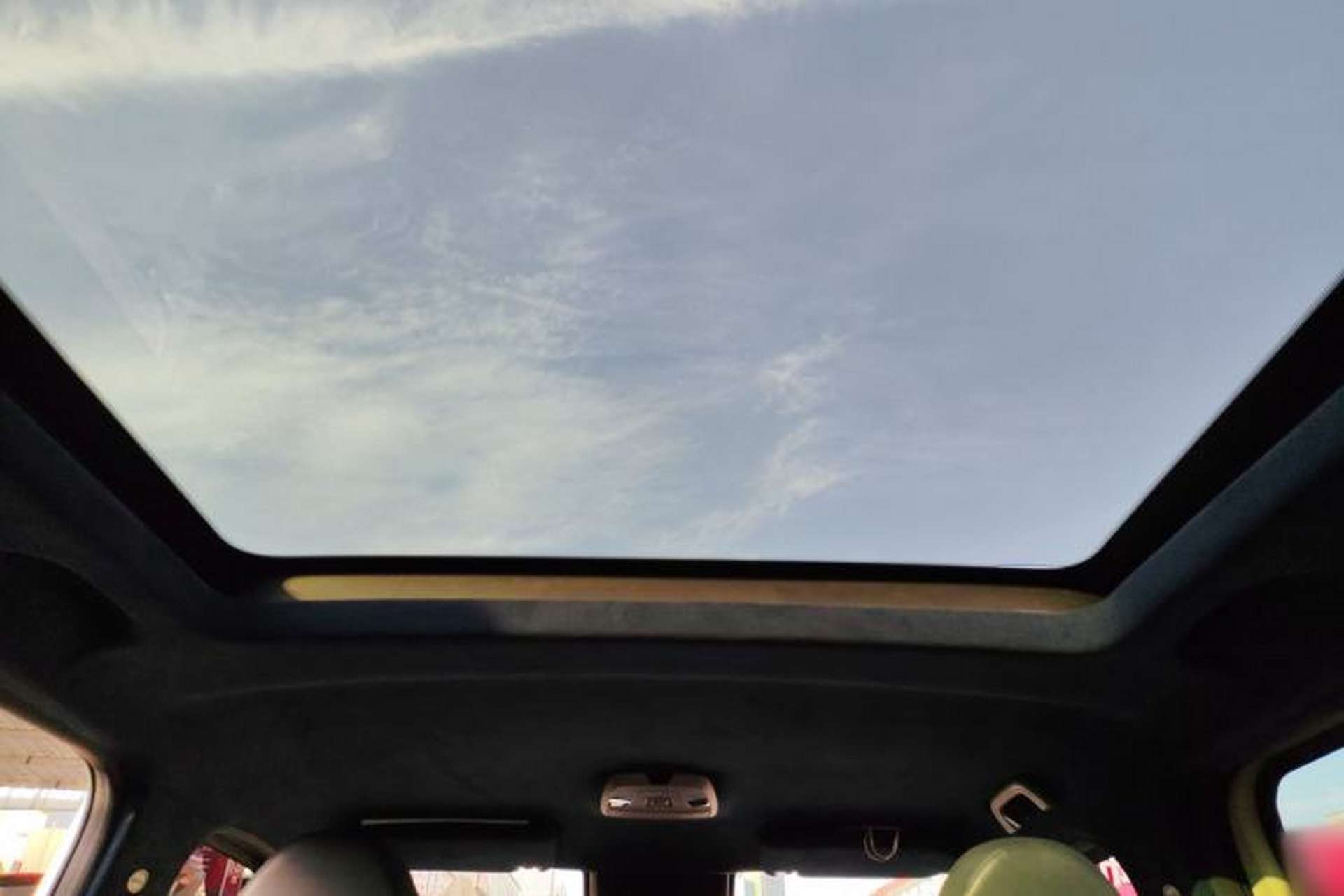 Used LEVC TX 2022 TX5 Extended-Range Urban Living Room Edition Headliner