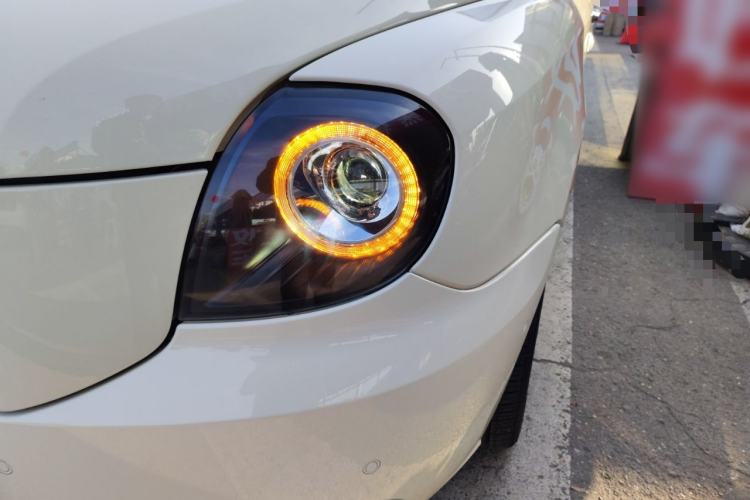 Used LEVC TX 2022 TX5 Extended-Range Urban Living Room Edition Left Front Headlight