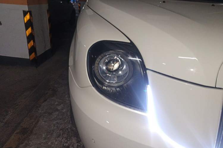 Used LEVC TX 2022 TX5 Extended-Range Space Enjoyment Edition Right Front Headlight