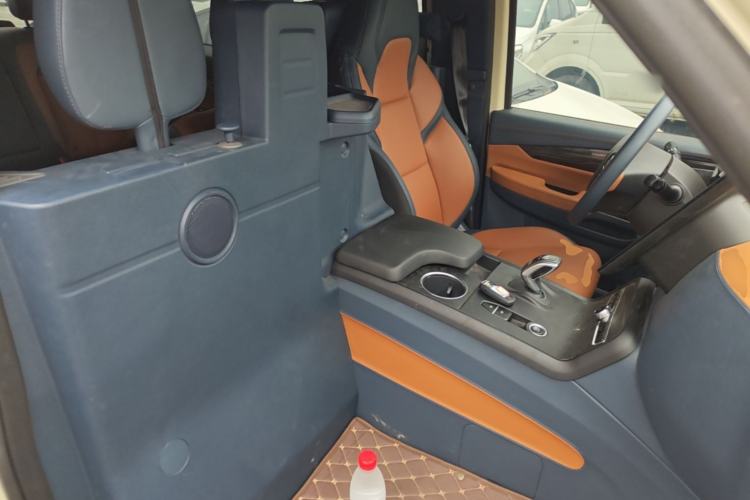 Used LEVC TX 2022 TX5 Extended-Range Space Enjoyment Edition Right Front Seat