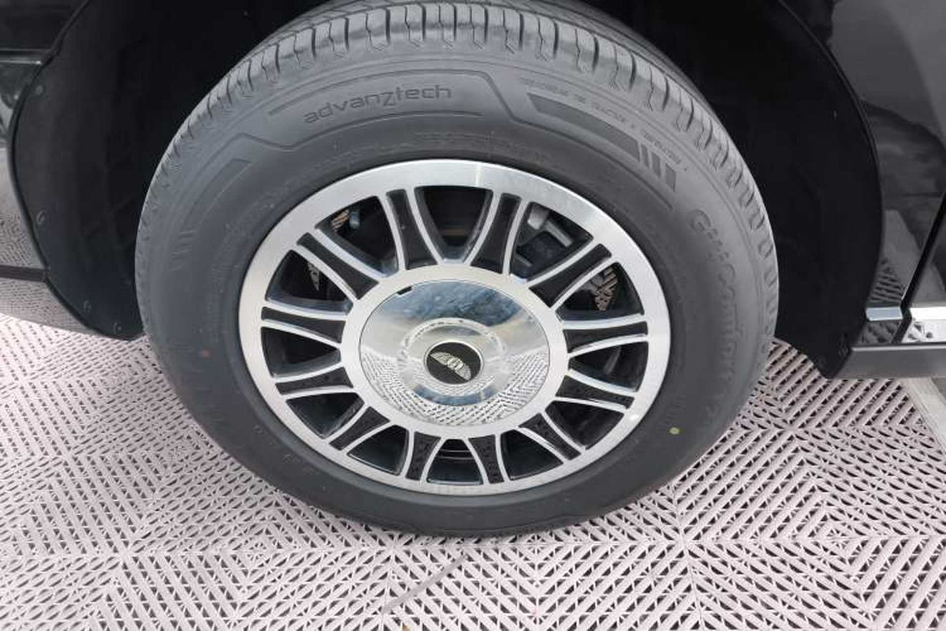 Used LEVC TX 2023 TX5 Extended-Range Travel Edition Right Rear Wheel Hub
