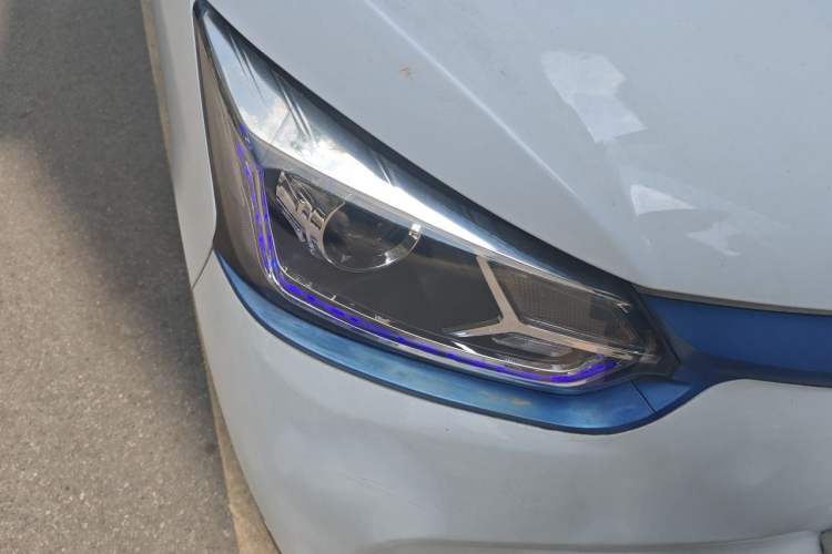 Used Levdeo i3 2019 Comfort Edition Right Front Headlight
