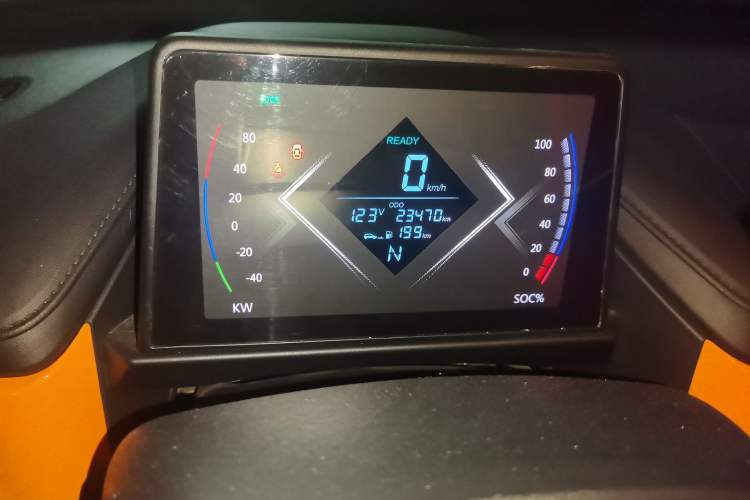 Used Levdeo Mango 2022 200 Standard Edition Odometer Close Up