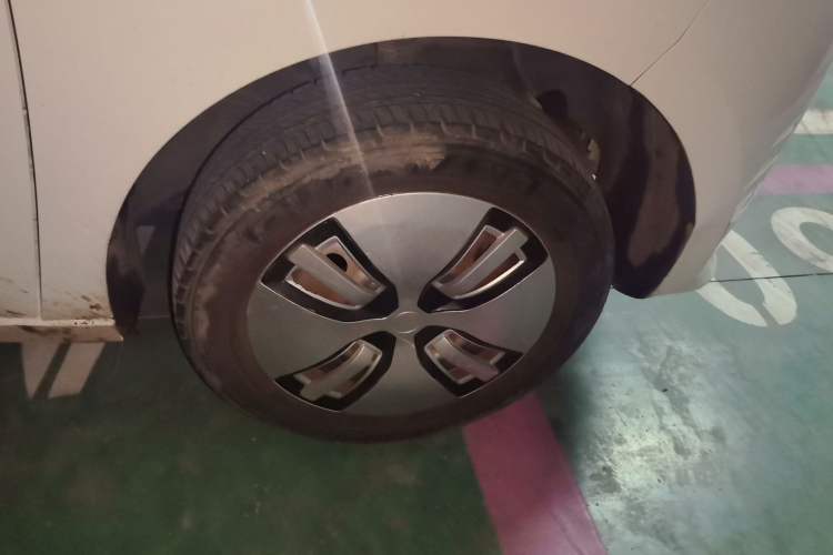 Used Levdeo Mango 2022 200 Standard Edition Right Front Wheel Hub
