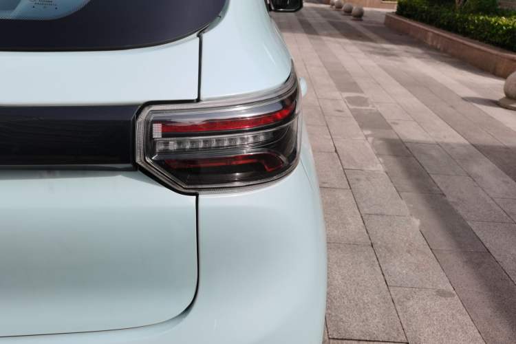 Used Levdeo Mango 2021 Qumang Yuedong Edition 200km Right Rear Taillight