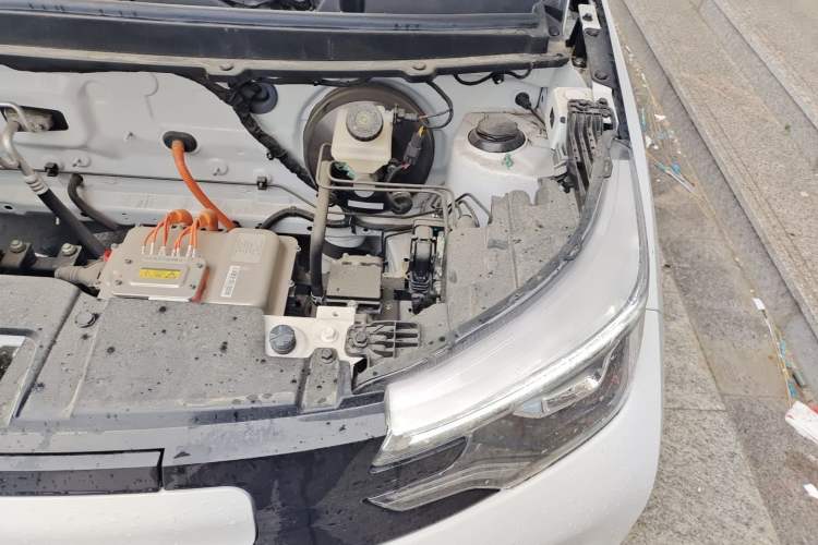 Used Levdeo Mango 2022 220 Base Version Engine Bay Left