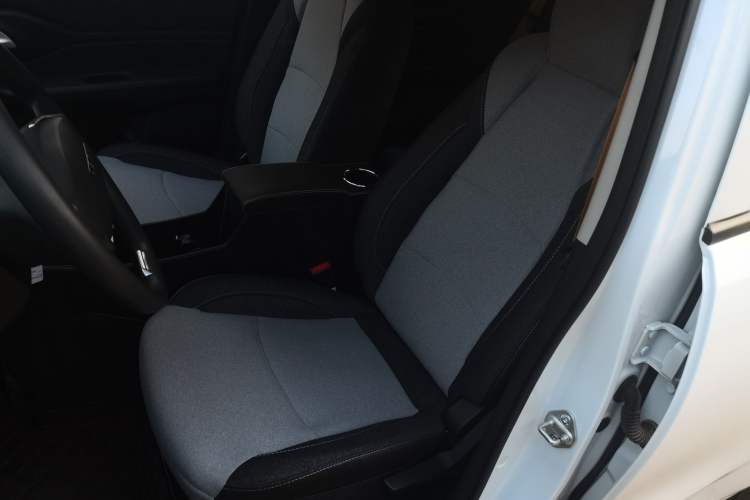 Used Levdeo Mango 2022 135 Classic Edition Left Front Seat