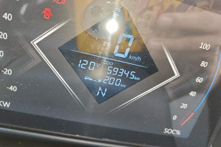 Used Levdeo Mango 2022 200 Standard Edition Odometer Close Up