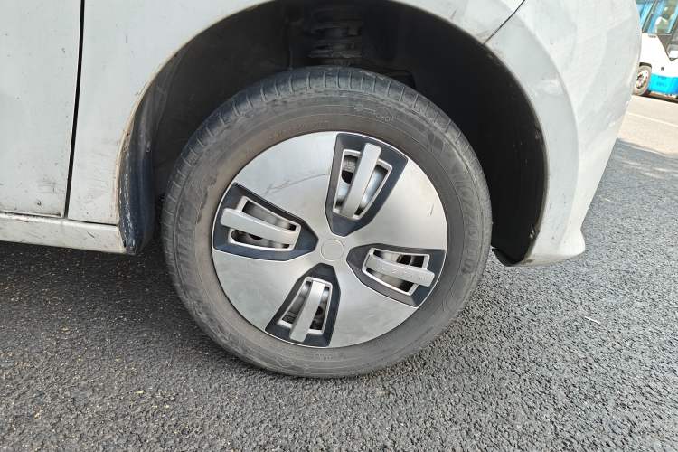 Used Levdeo Mango 2022 200 Standard Edition Right Front Wheel Hub