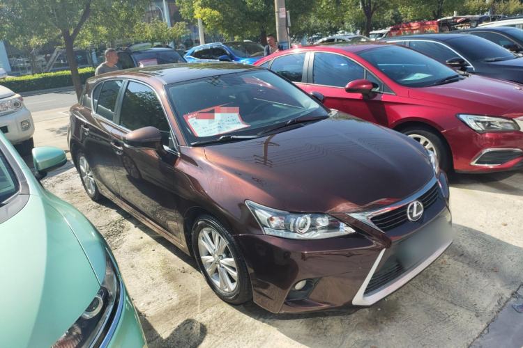 Used Lexus CT 2014 CT200h Comfort Edition Monochrome Front Right 45 Deg