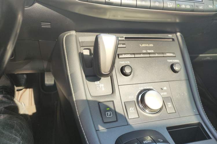Used Lexus CT 2014 CT200h Comfort Edition Monochrome Gear Lever
