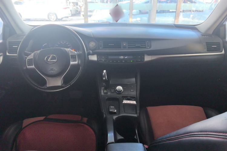 Used Lexus CT 2013 CT200h Comfort Edition Interior 3