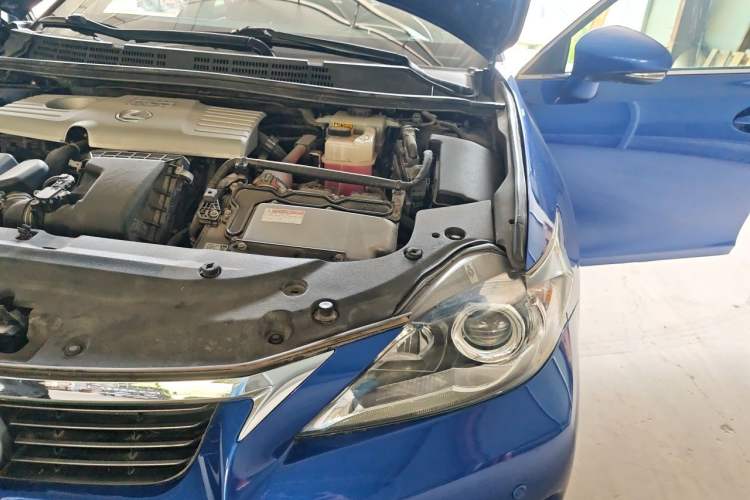 Used Lexus CT 2012 CT200h Elite Edition Engine Bay Left