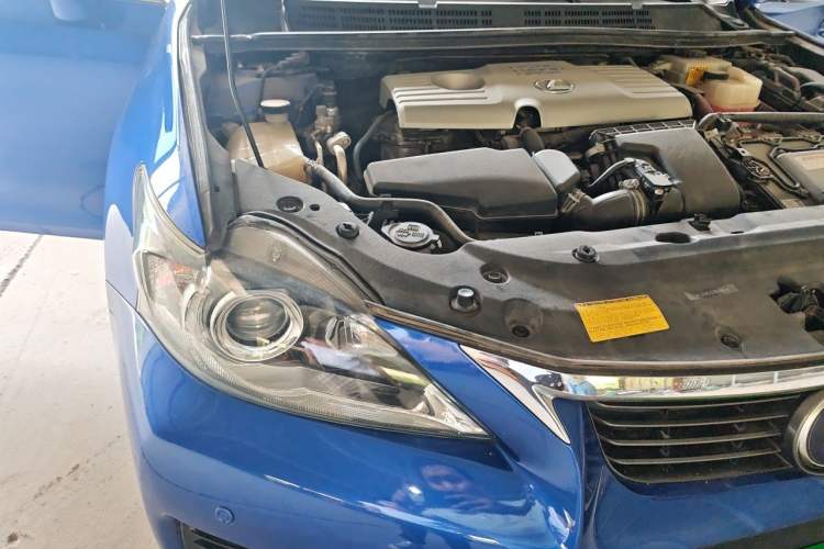 Used Lexus CT 2012 CT200h Elite Edition Engine Bay Right