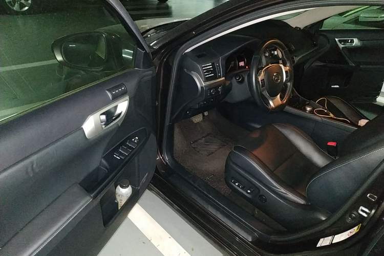 Used Lexus CT 2012 CT200h Premier Edition Driver Seat
