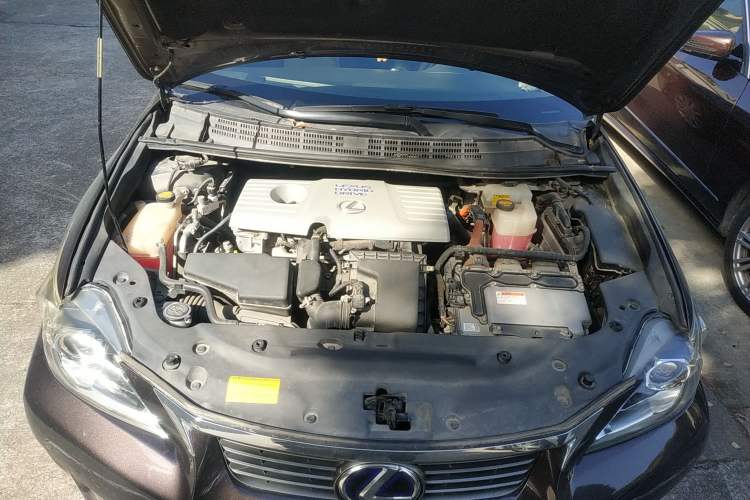 Used Lexus CT 2012 CT200h Elite Edition Engine Bay