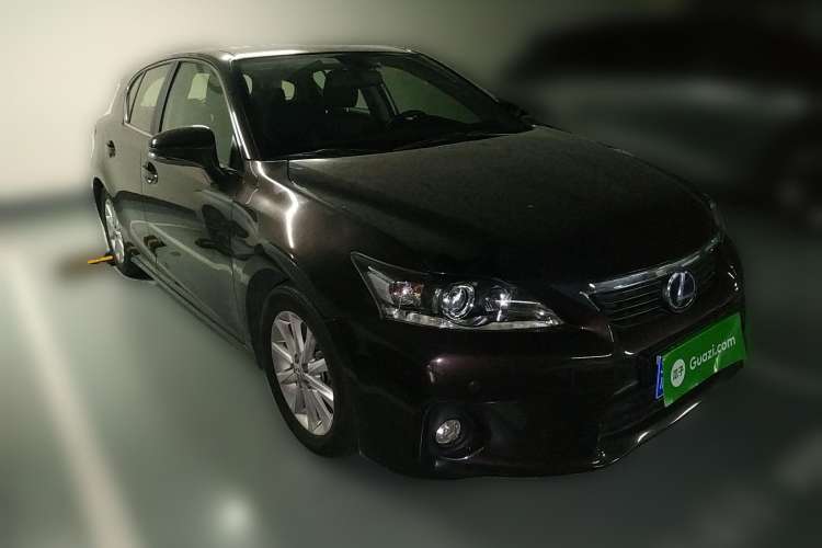 Used Lexus CT 2012 CT200h Premier Edition Front Right 45 Deg