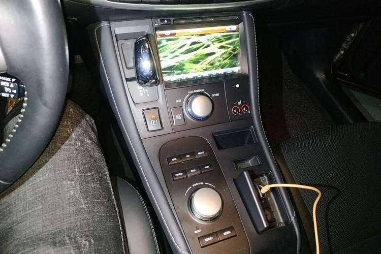 Used Lexus CT 2012 CT200h Premier Edition Gear Lever