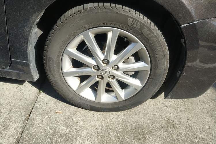 Used Lexus CT 2012 CT200h Elite Edition Right Front Wheel Hub