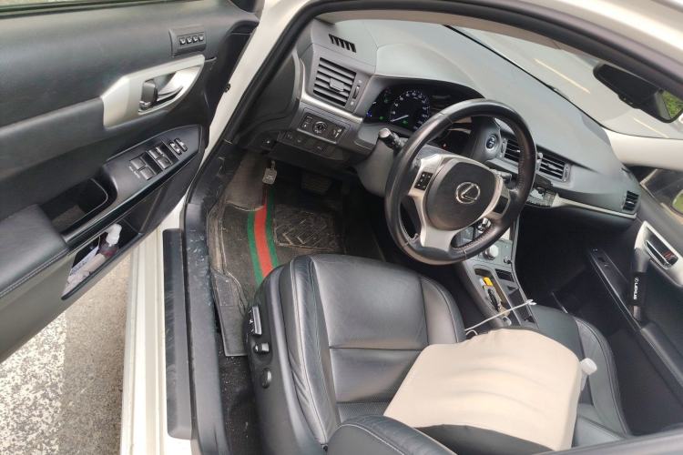Used Lexus CT 2012 CT200h Premier Edition Driver Seat