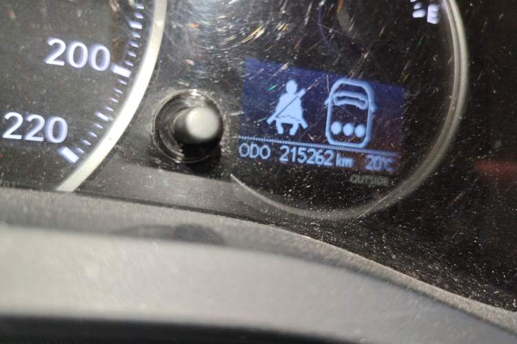 Used Lexus CT 2012 CT200h Premier Edition Odometer Close Up