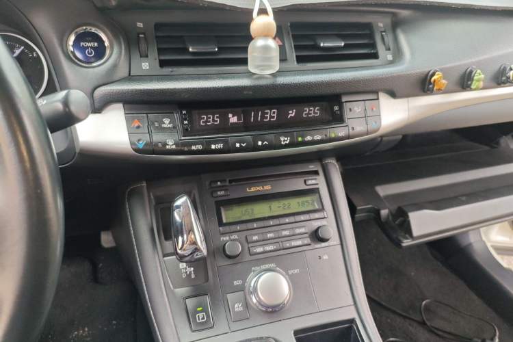 Used Lexus CT 2012 CT200h Elite Edition Audio And AC Panel