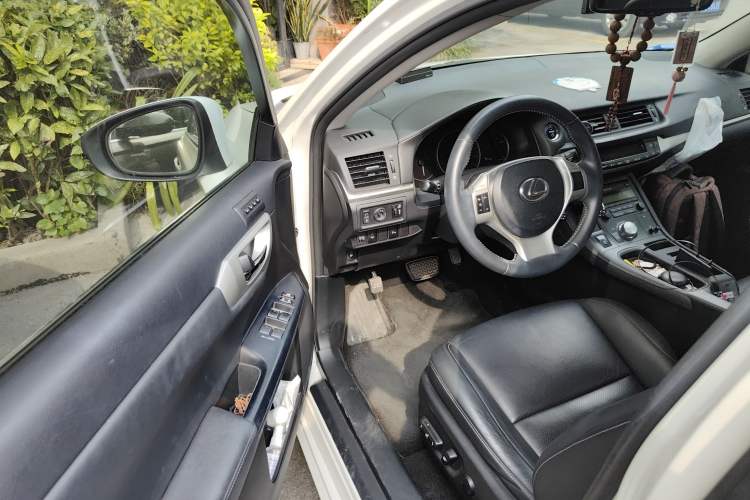 Used Lexus CT 2012 CT200h Premier Edition Driver Seat