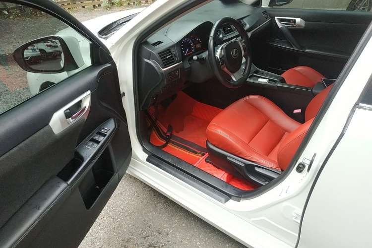 Used Lexus CT 2012 CT200h Elite Edition Driver Seat