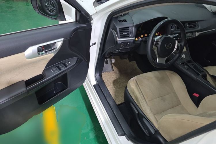Used Lexus CT 2012 CT200h Elite Edition Driver Seat