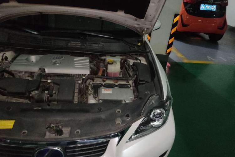 Used Lexus CT 2012 CT200h Elite Edition Engine Bay Left