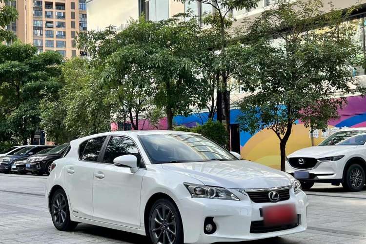 Used Lexus CT 2012 CT200h Elite Edition Front Right 45 Deg