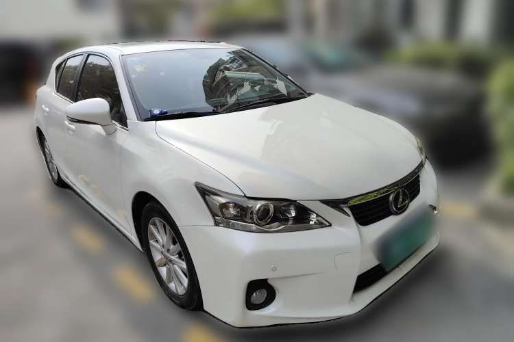 Used Lexus CT 2012 CT200h Premier Edition Front Right 45 Deg
