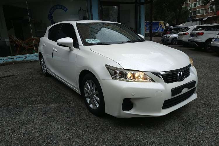 Used Lexus CT 2012 CT200h Elite Edition Front Right 45 Deg