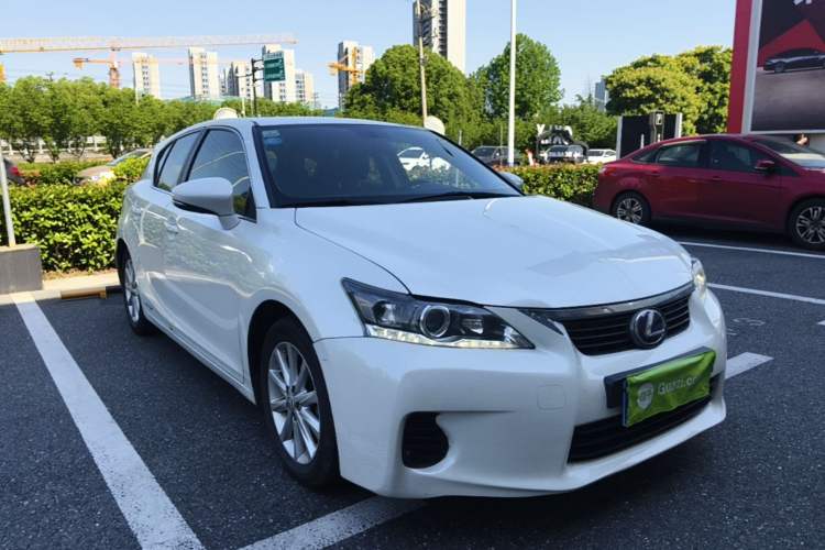 Used Lexus CT 2012 CT200h Elite Edition Front Right 45 Deg