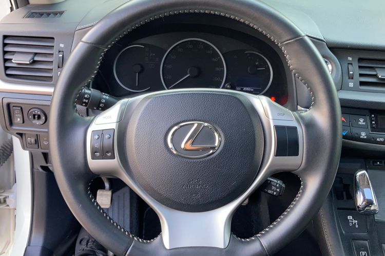 Used Lexus CT 2012 CT200h Premier Edition Interior 10