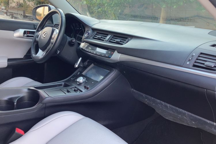 Used Lexus CT 2012 CT200h Premier Edition Interior 2