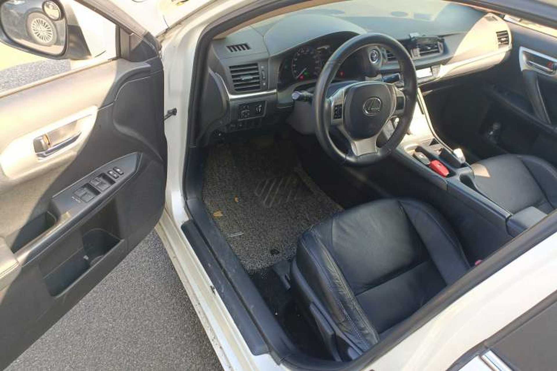 Used Lexus CT 2012 CT200h Elite Edition Interior 3