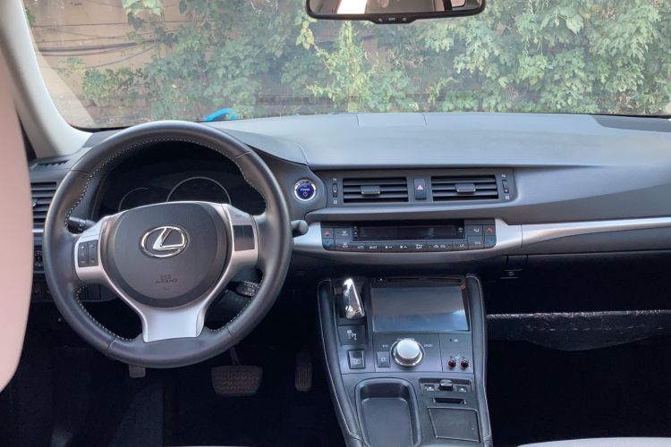 Used Lexus CT 2012 CT200h Premier Edition Interior 3