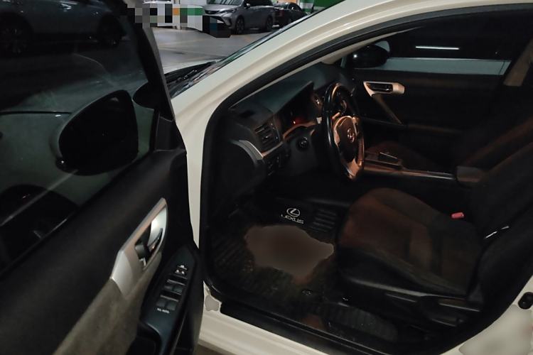 Used Lexus CT 2012 CT200h Elite Edition Interior 3