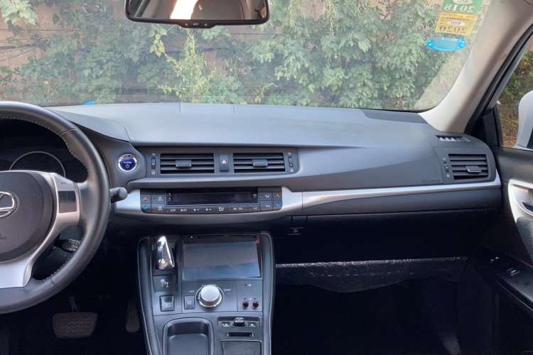 Used Lexus CT 2012 CT200h Premier Edition Interior 4