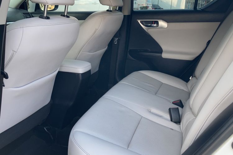 Used Lexus CT 2012 CT200h Premier Edition Interior 7