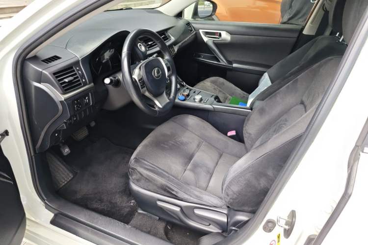 Used Lexus CT 2012 CT200h Elite Edition Left Front Seat