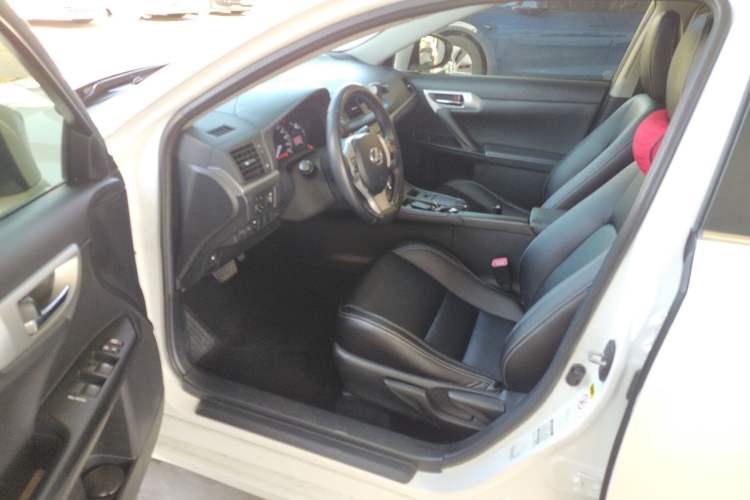 Used Lexus CT 2012 CT200h Elite Edition Left Front Seat