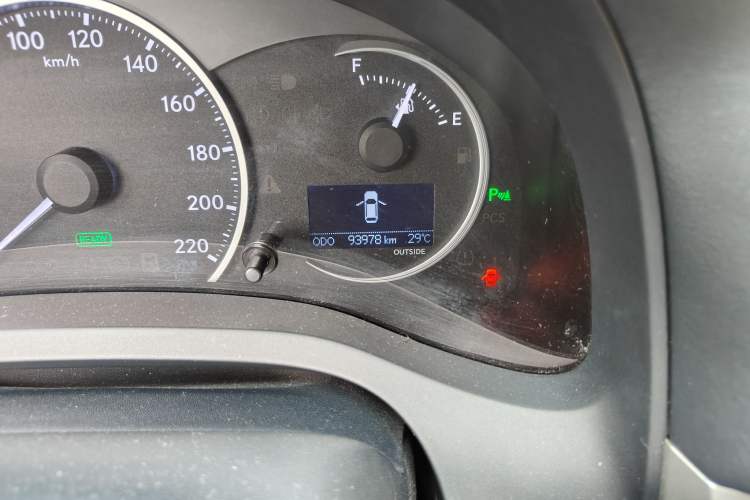 Used Lexus CT 2012 CT200h Premier Edition Odometer Close Up