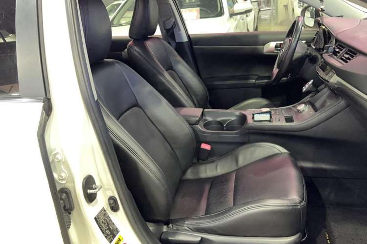 Used Lexus CT 2012 CT200h Elite Edition Right Front Seat