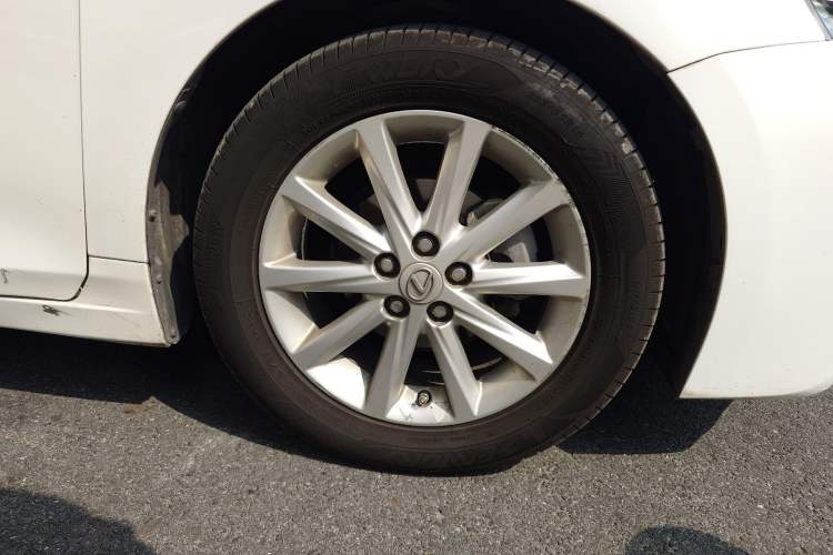 Used Lexus CT 2012 CT200h Elite Edition Right Front Wheel Hub