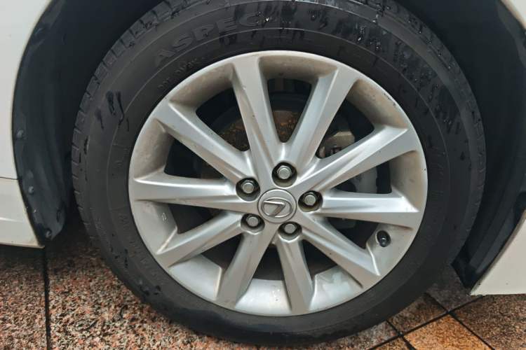 Used Lexus CT 2012 CT200h Elite Edition Right Front Wheel Hub